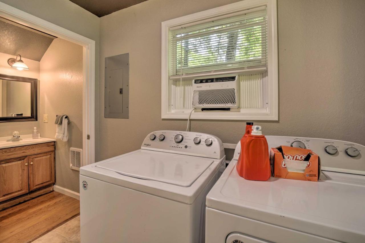 Cozy Whittier Cabin And Yard And Hot Tub, Pets Welcome 외부 사진