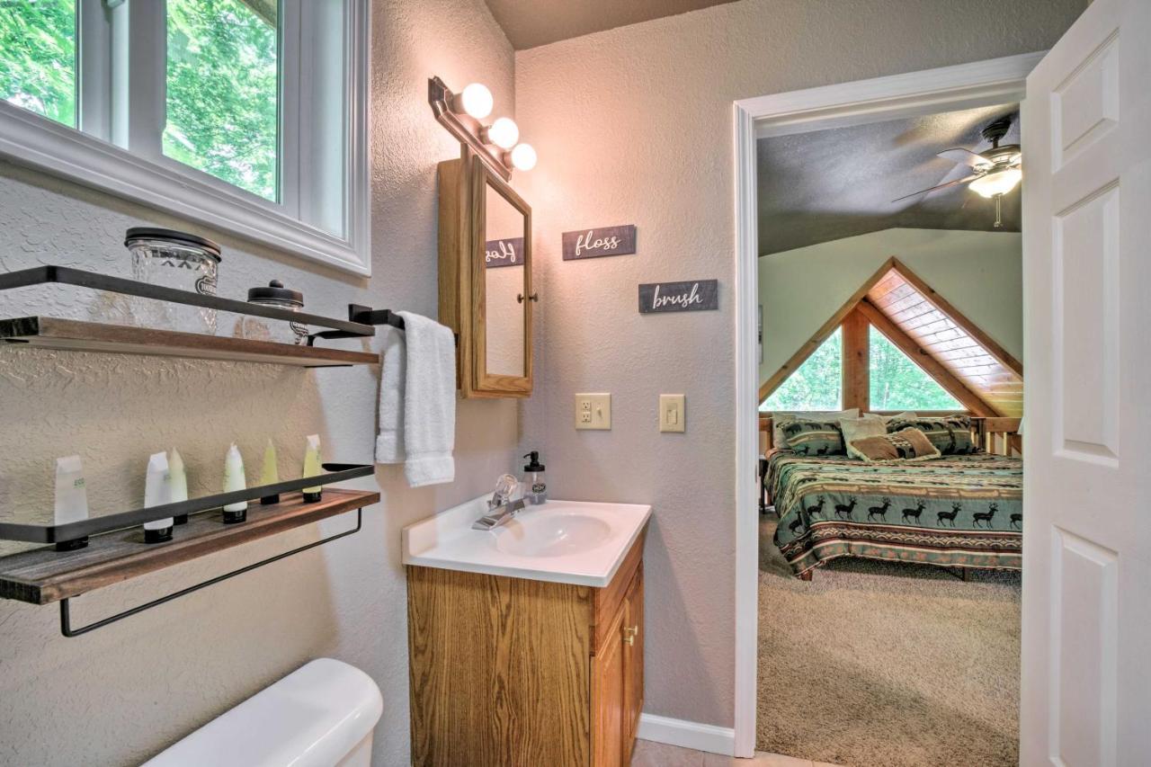 Cozy Whittier Cabin And Yard And Hot Tub, Pets Welcome 외부 사진
