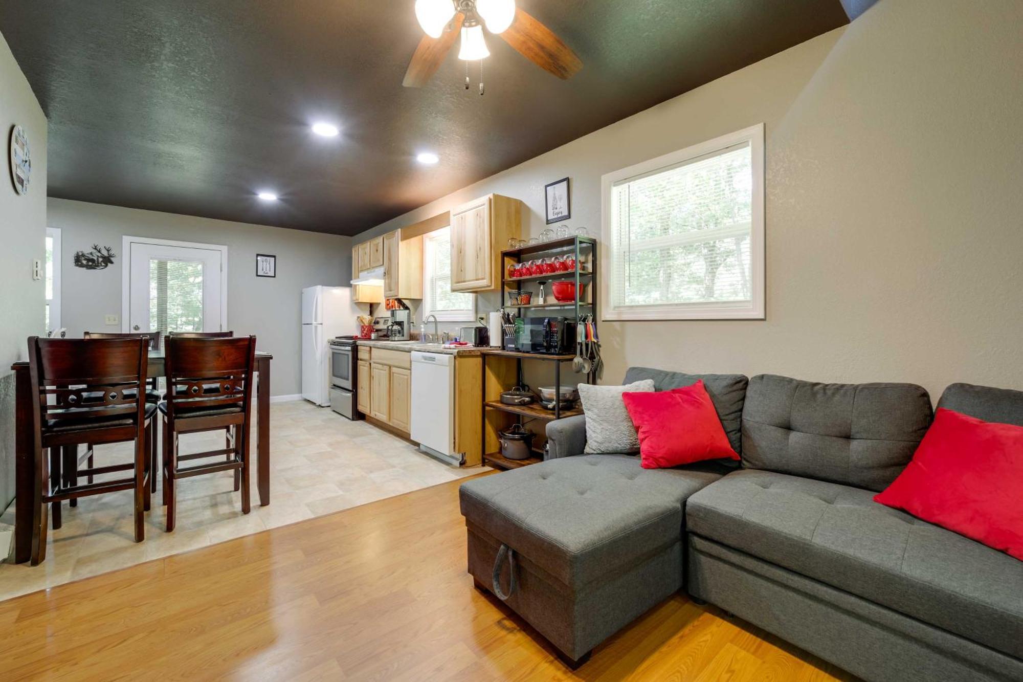 Cozy Whittier Cabin And Yard And Hot Tub, Pets Welcome 외부 사진