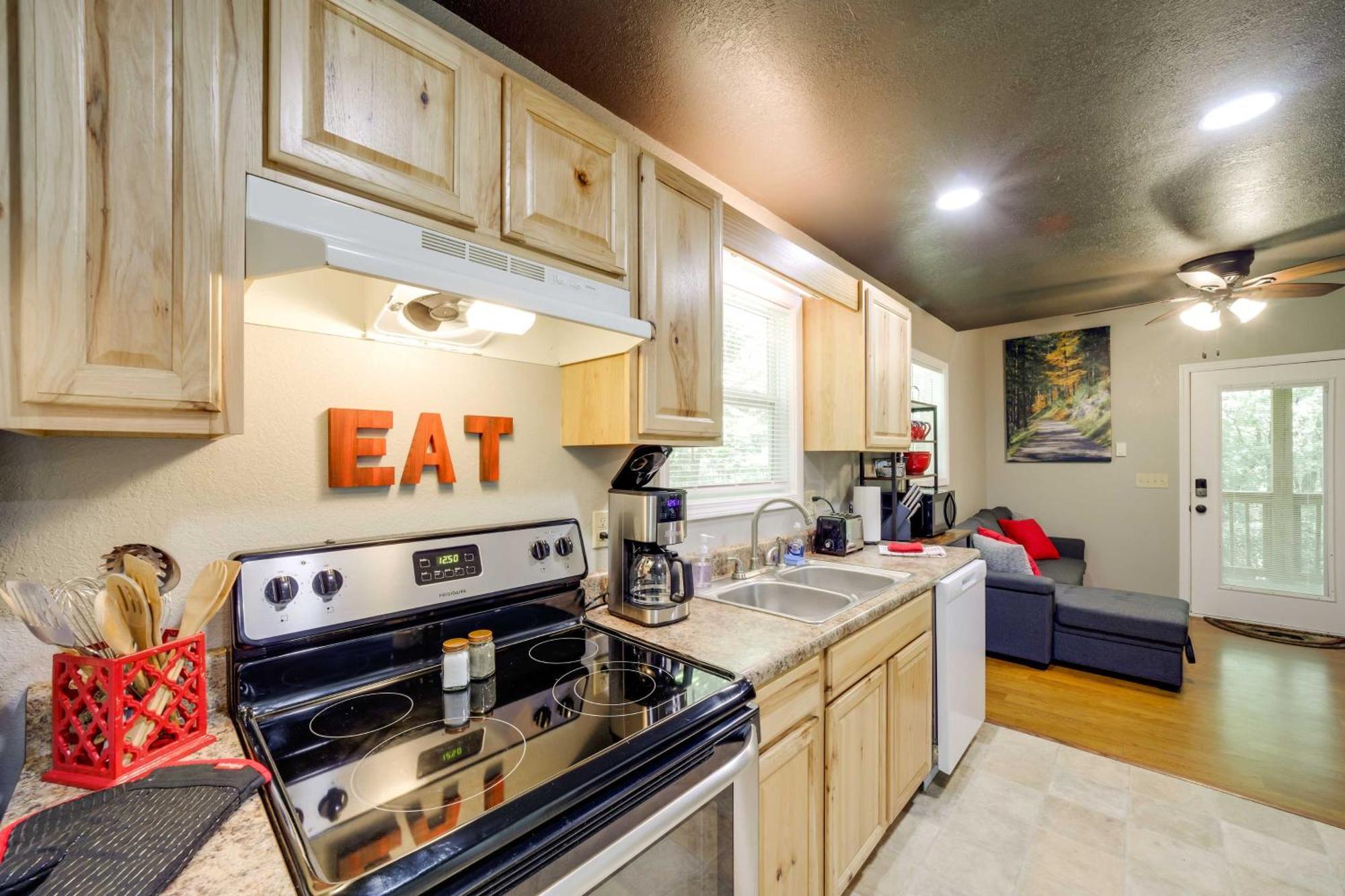 Cozy Whittier Cabin And Yard And Hot Tub, Pets Welcome 외부 사진